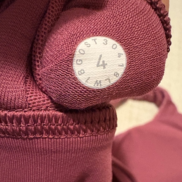 Lululemon | Moment to Movement 2-in-1 Tank | Size 4 - Picture 8 of 9